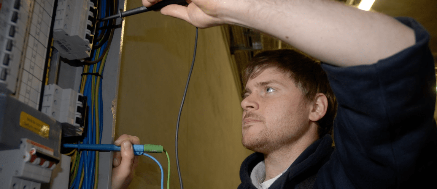 electrican jobs in chippenham