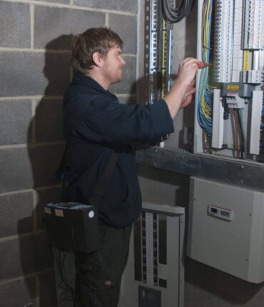electricians in Bath